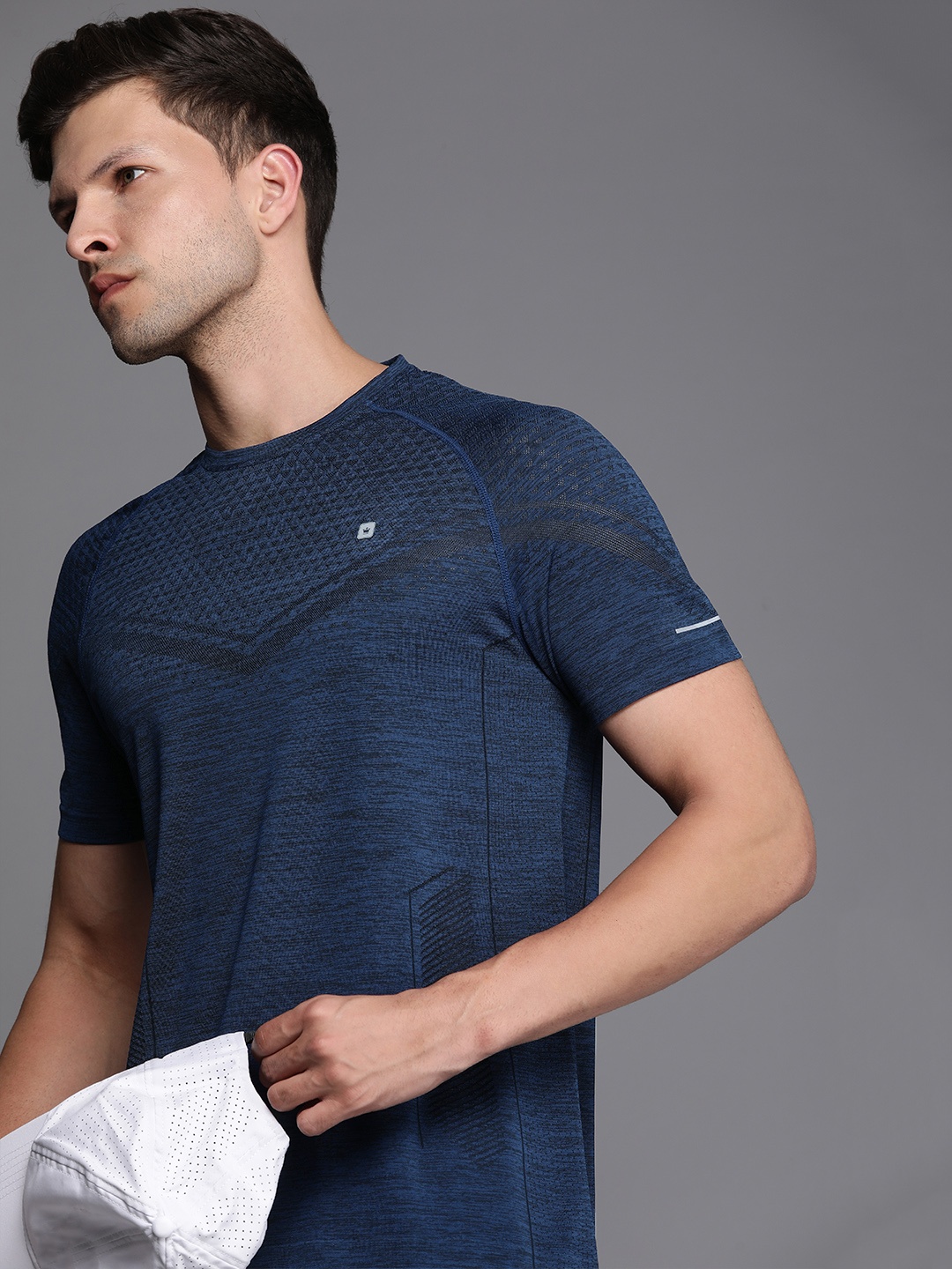

Louis Philippe ATHPLAY Men Slim Fit T-shirt, Navy blue