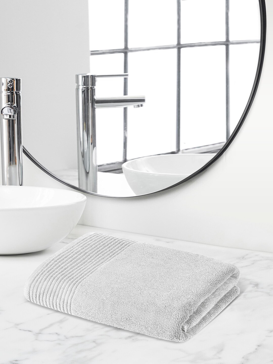 

Himeya White Self Designed 600 GSM Cotton Bath Towel