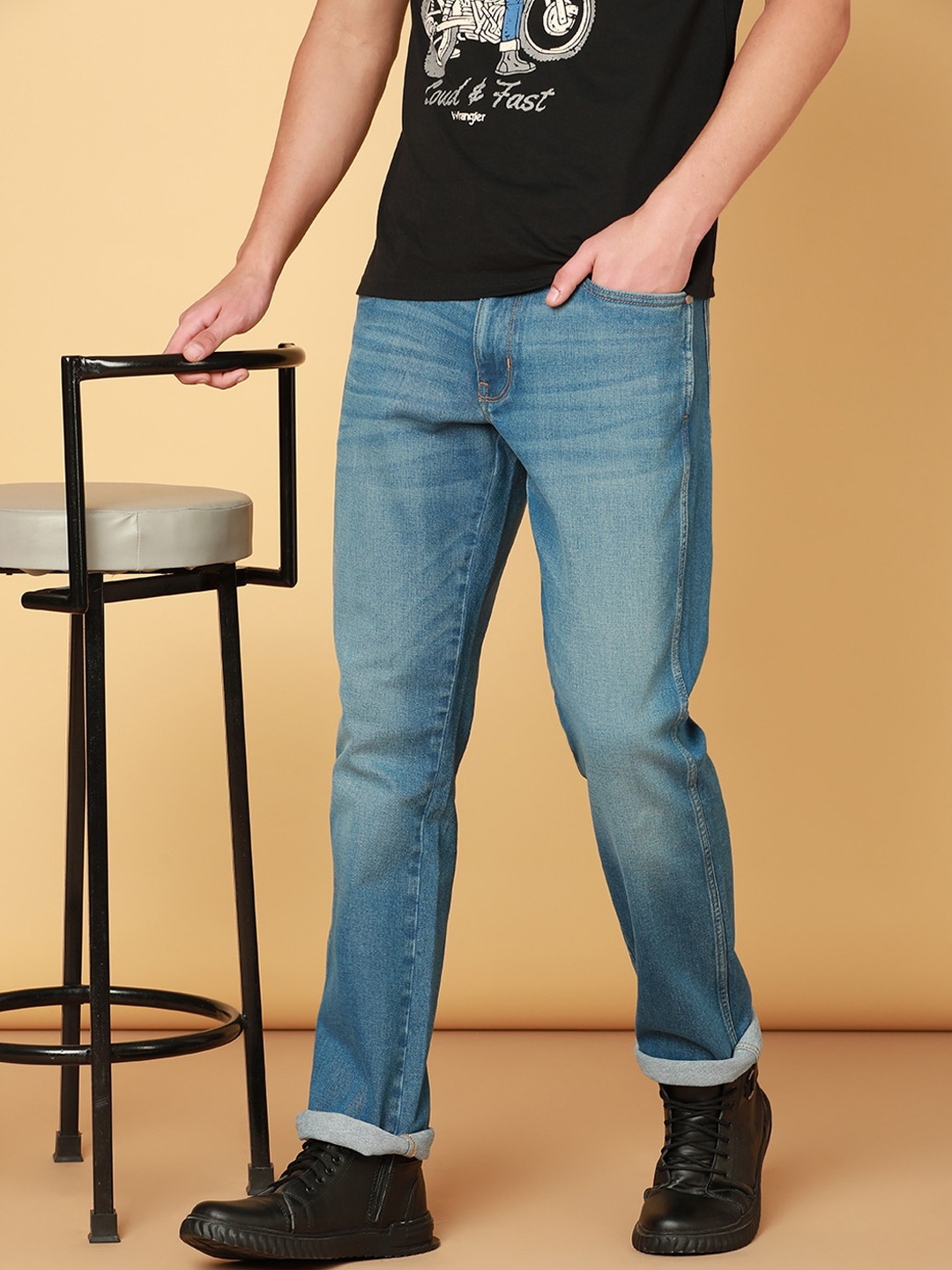 

Wrangler Men Millard Light Fade Clean look Stretchable Jeans, Blue