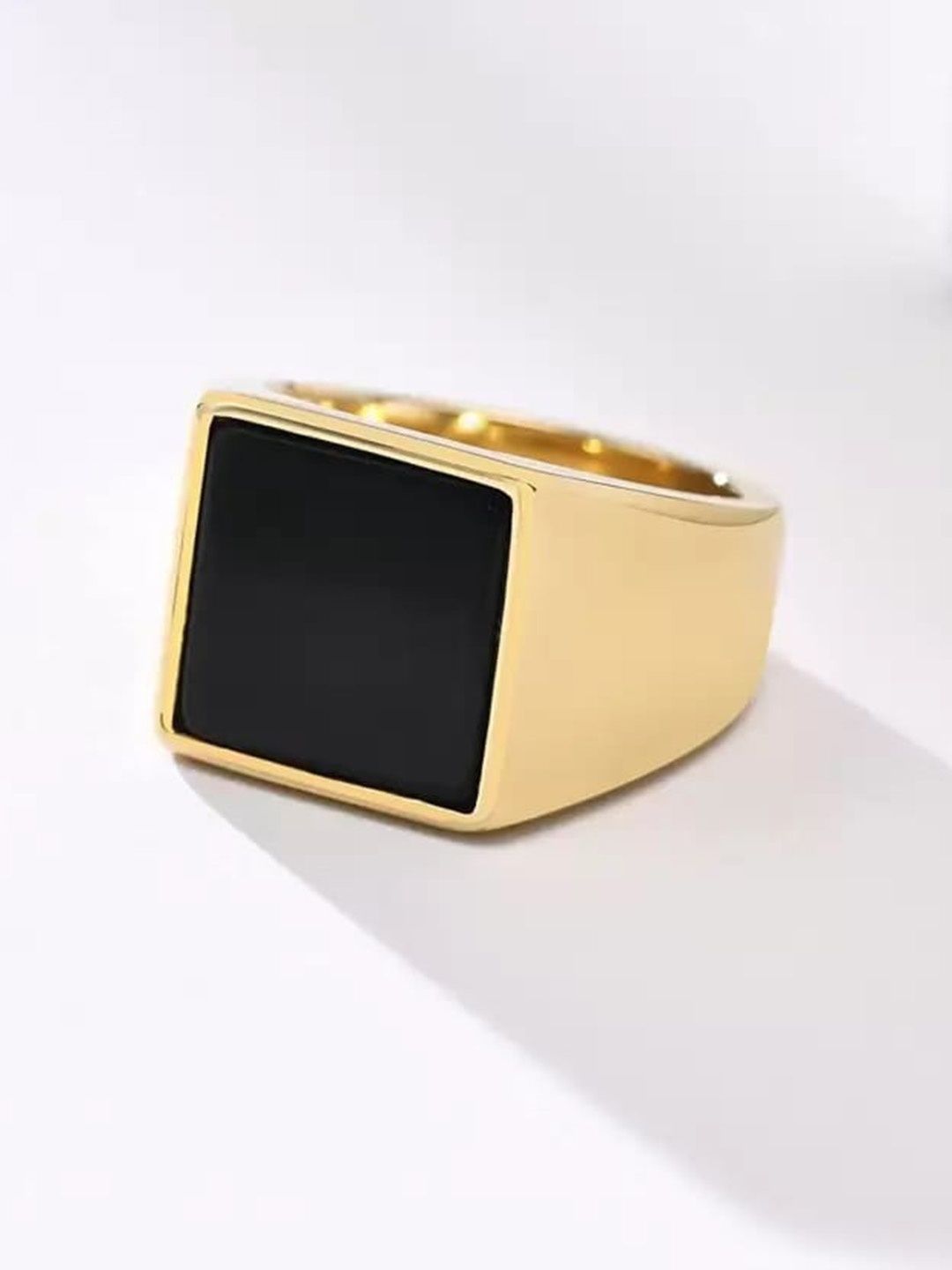 

VIEN Gold Plated Stainless Steel Ring