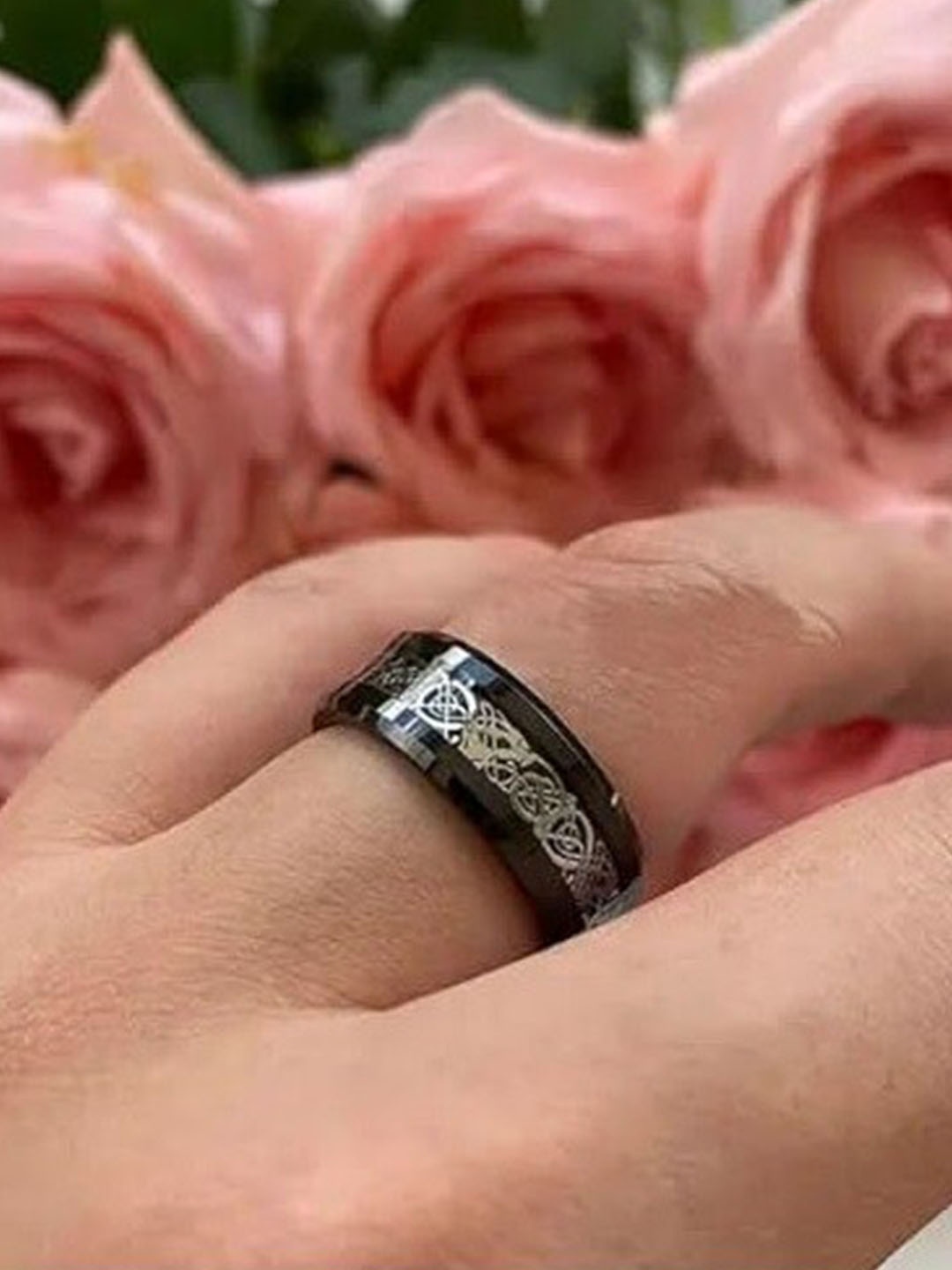 

VIEN Titanium-Plated Stainless Steel Finger Ring, Black