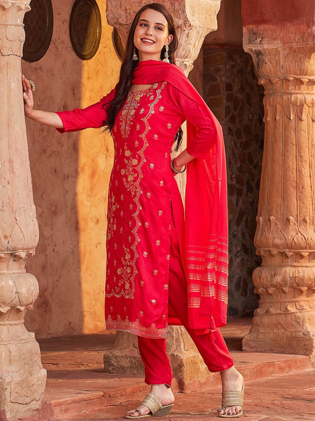 

FASHOR Floral Printed Round Neck Straight Regular Kurta With Trousers & Dupatta, Pink