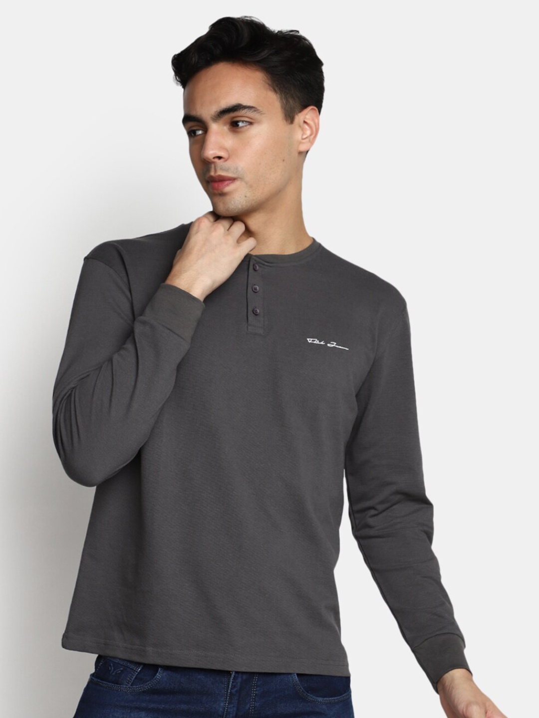 

V-Mart Henley Neck Regular Fit T-shirt, Grey
