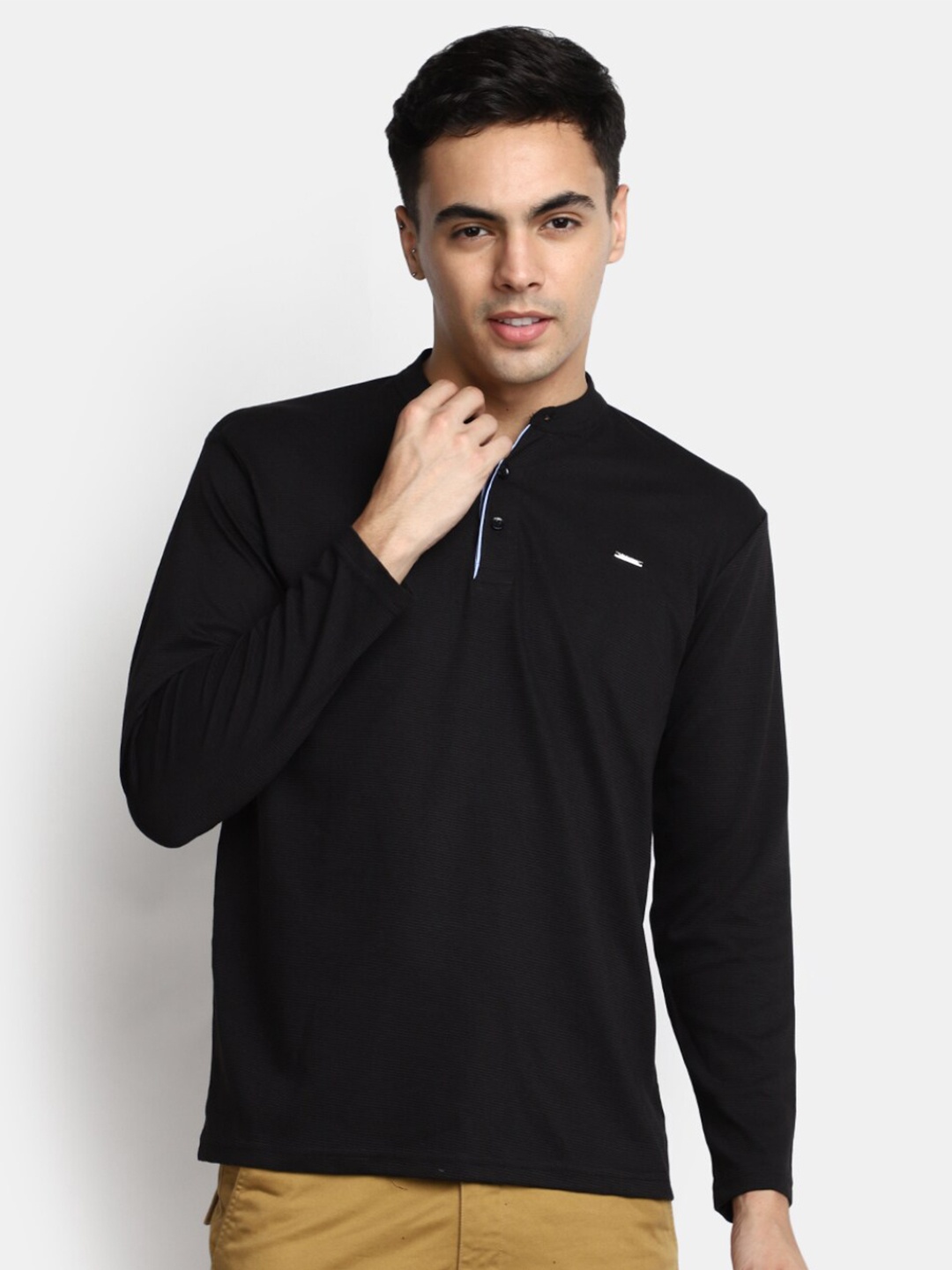 

V-Mart Mandarin Collar Cotton T-shirt, Black