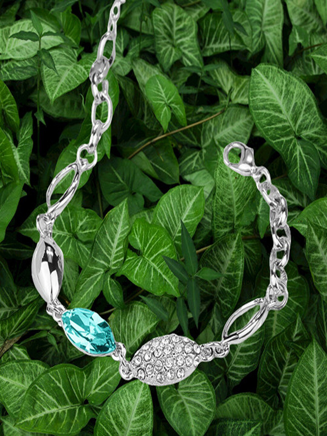 

UNIVERSITY TRENDZ Antique Silver-Plated Link Bracelet