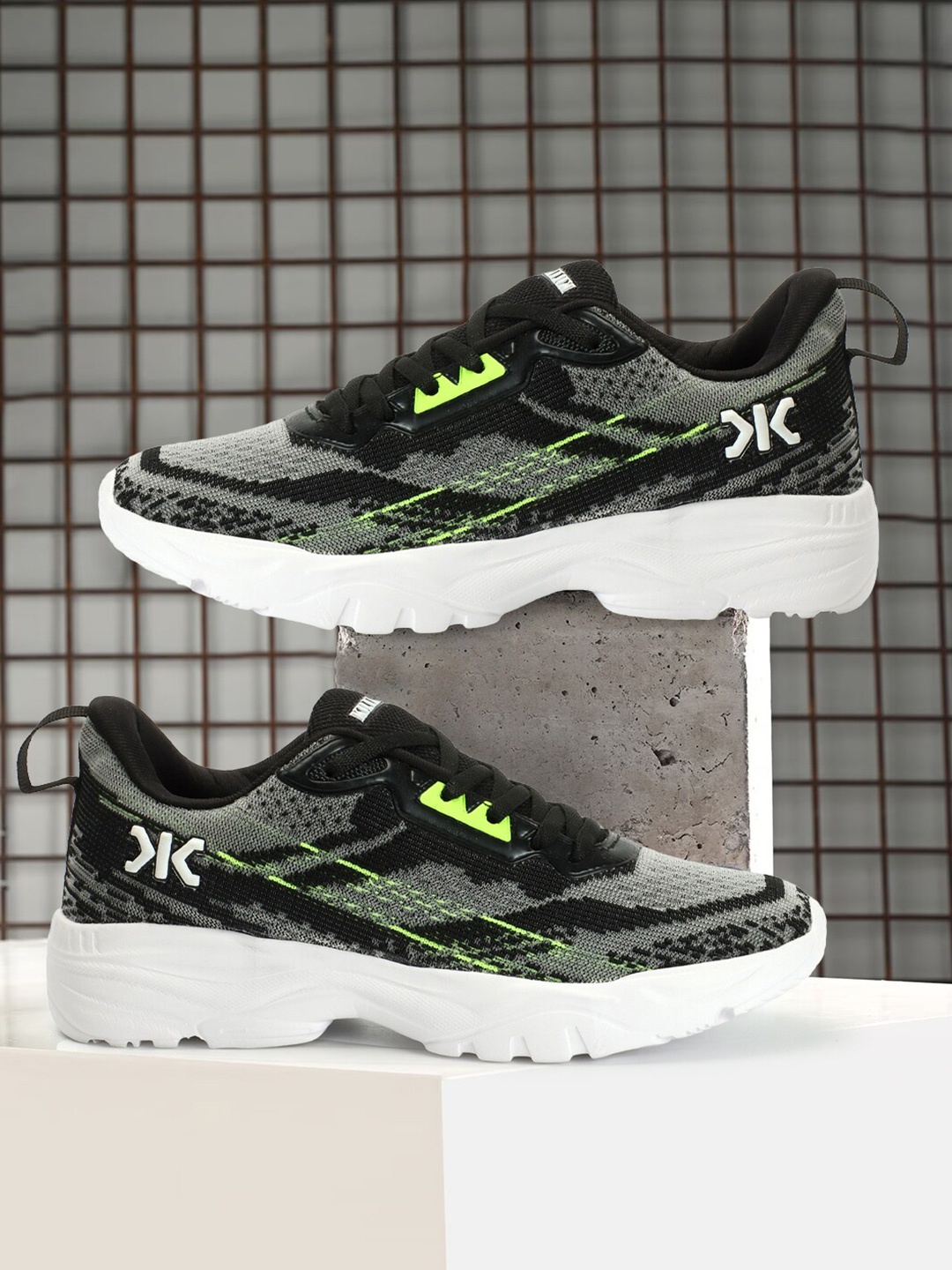 

Killer Men Textile Flyknit Running Shoes, Black