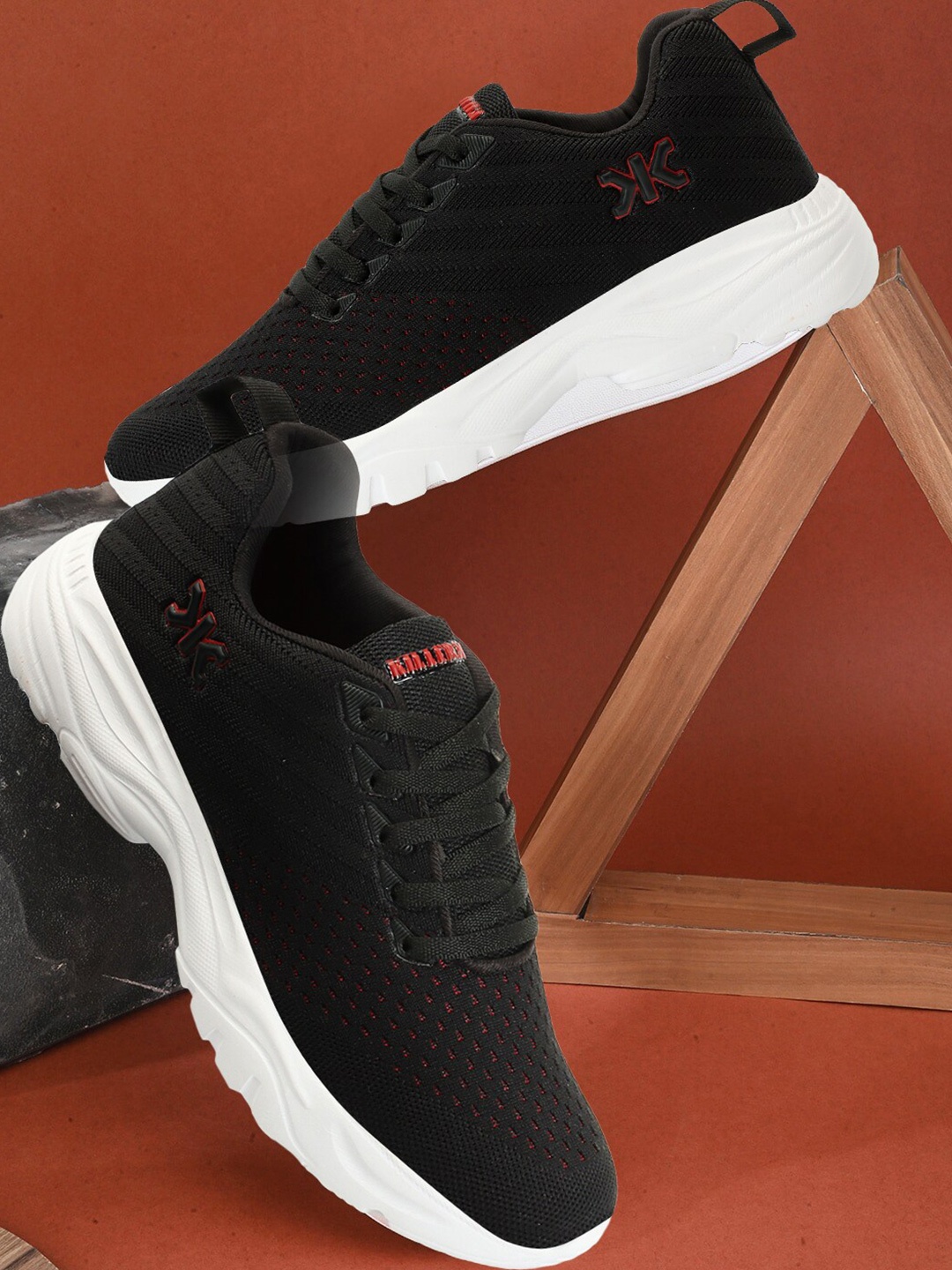 

Killer Men Textile Flyknit Running Shoes, Black