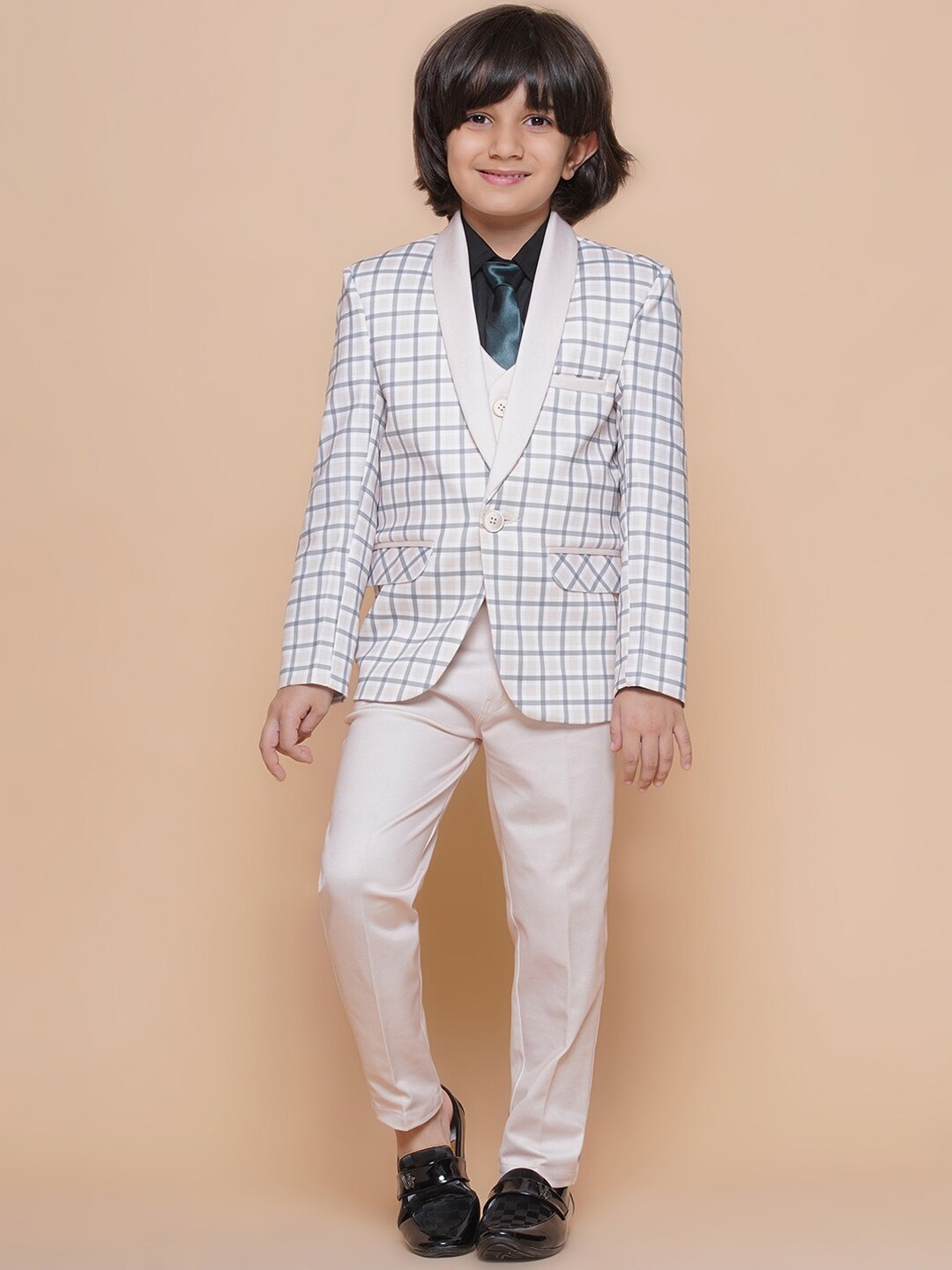 

Aj DEZInES Boys Checked 5-Piece Single-Breasted Suit, Peach