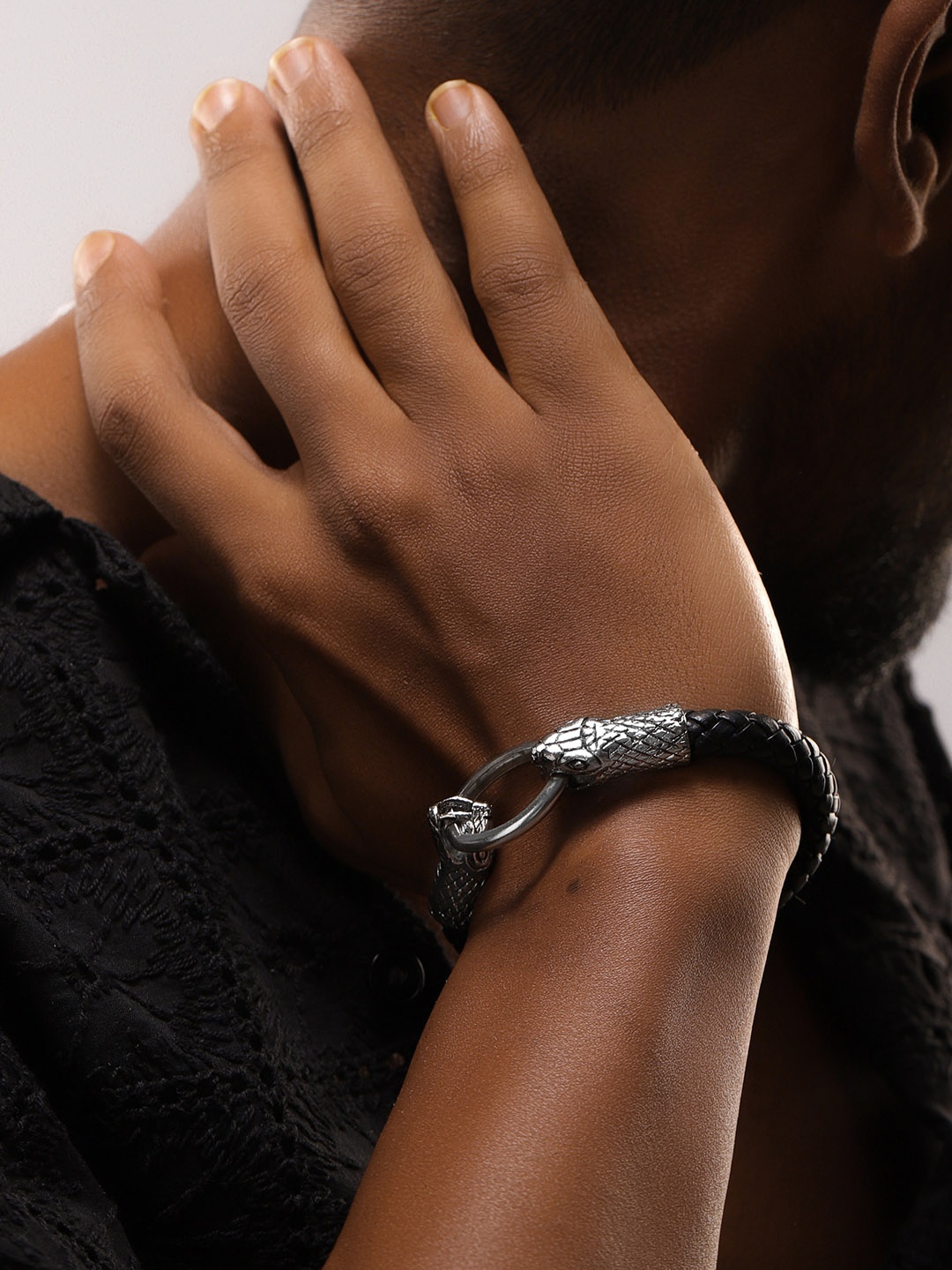 

The Roadster Lifestyle Co. Silver-Plated Textured Leather Bracelet