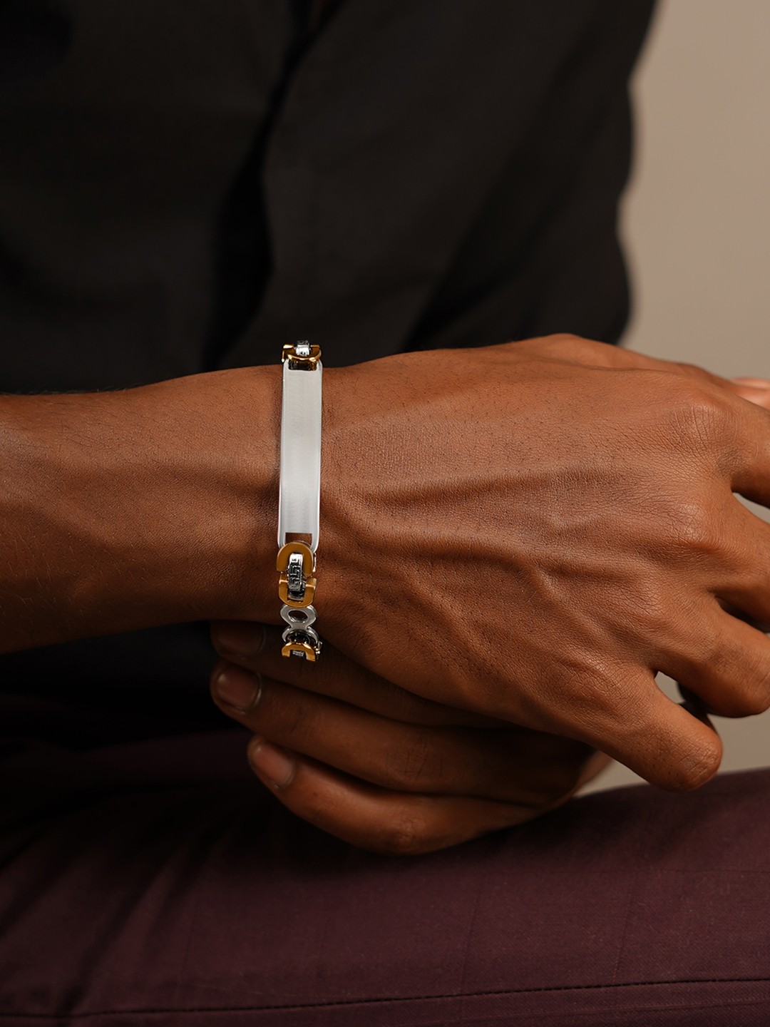 

Roadster Silver-Plated Linked Bracelet