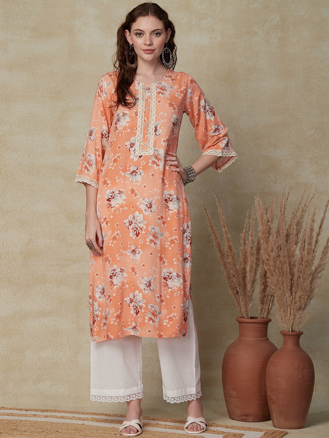 

FASHOR Floral Printed Lace Embellished Straight Kurta, Peach