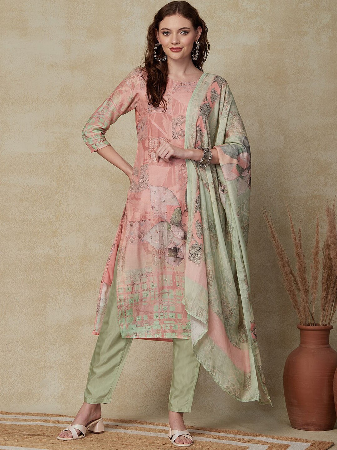 

FASHOR Ethnic Motifs Printed Sequinned Detail Straight Kurta & Trousers With Dupatta, Peach