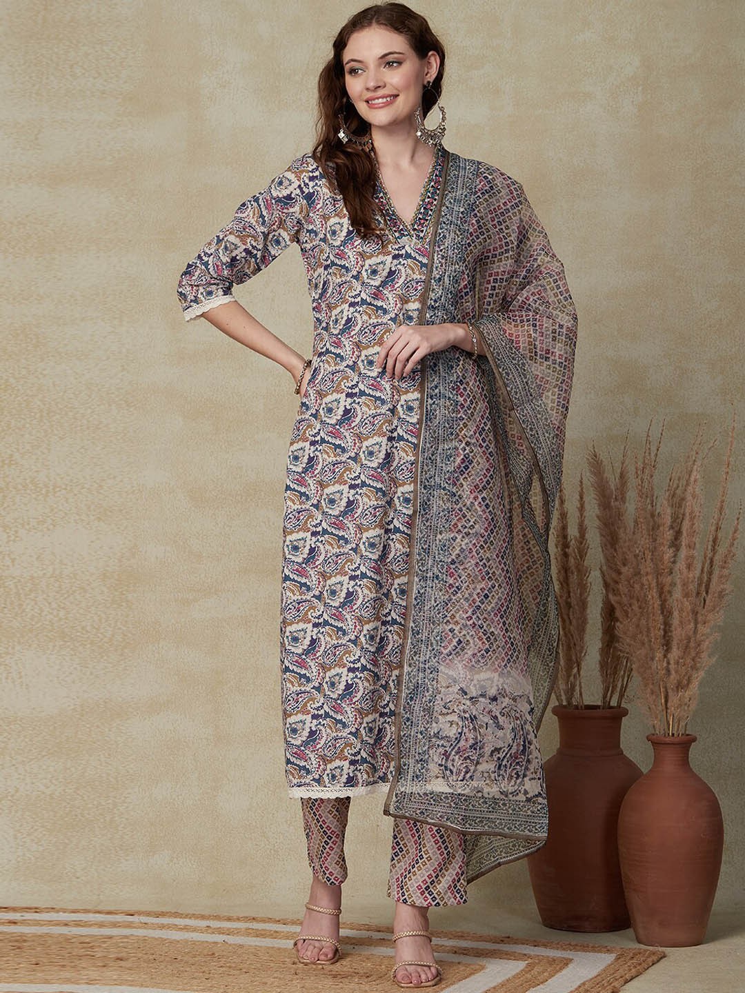 

FASHOR Paisley Ethnic Motifs Printed A-Line Kurta with Trousers & With, Navy blue
