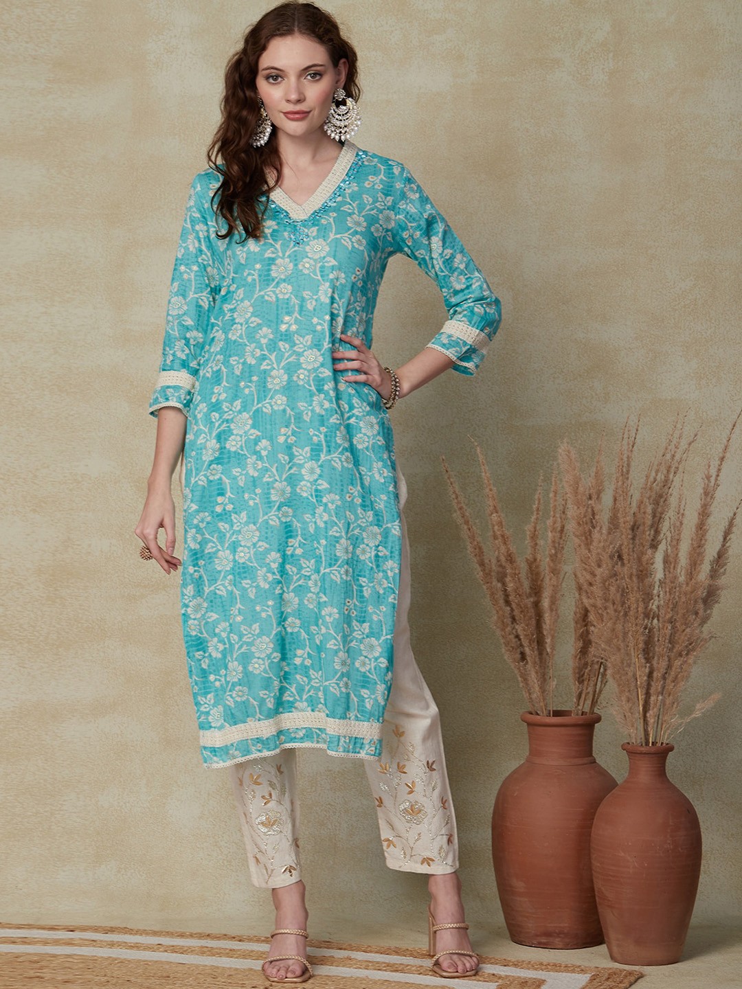

FASHOR Floral Printed Mirror Work V-Neck Pure Cotton Straight Kurta, Blue