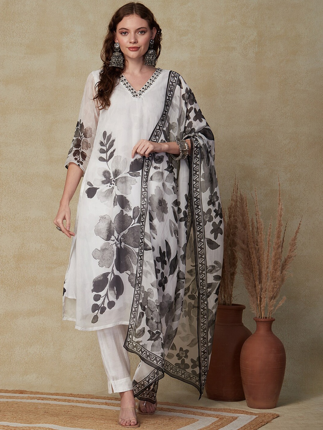 FASHOR Floral Printed V-Neck Thread Work Straight Kurta & Trousers With Dupatta, White
