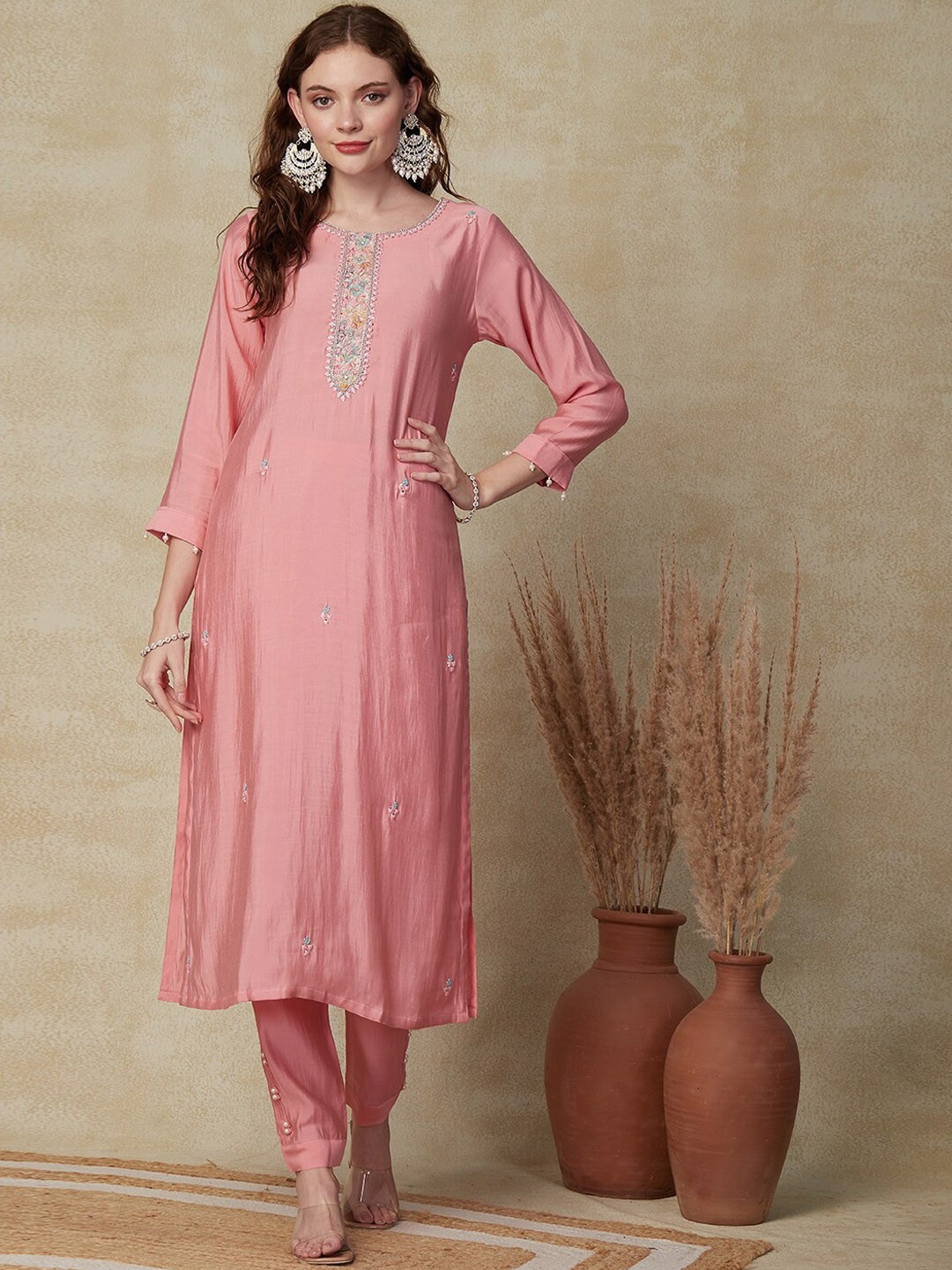 

FASHOR Ethnic Motifs Embroidered Mirror Work Kurta & Trousers With Dupatta, Pink