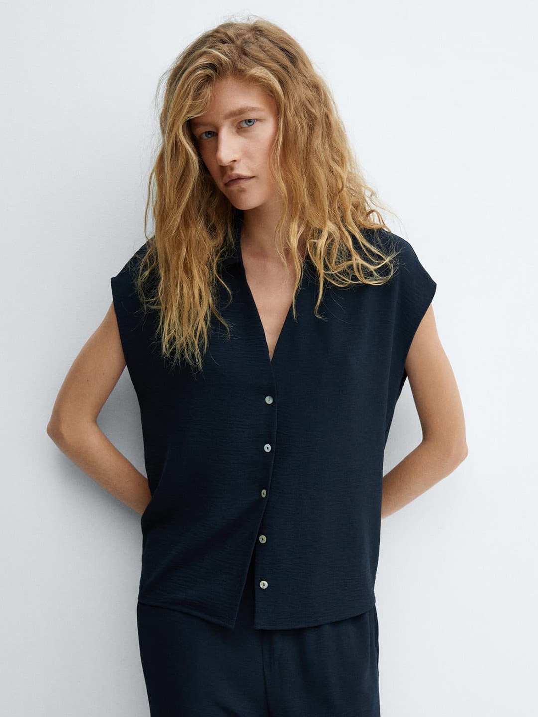 

MANGO Crinkle Extended Sleeves Shirt, Navy blue