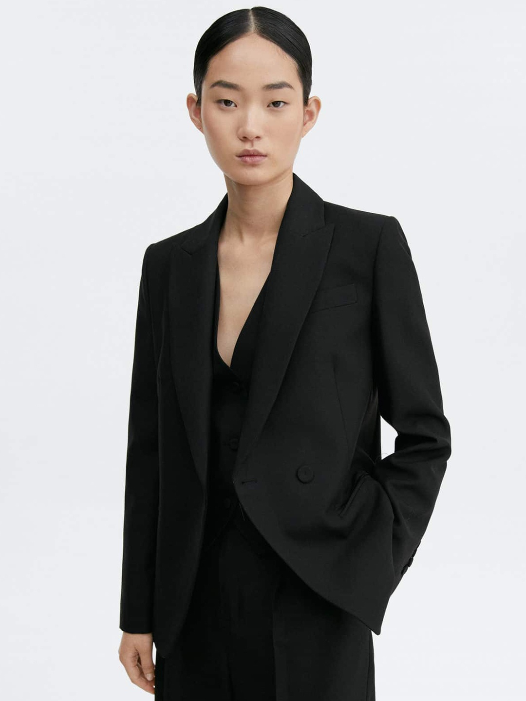 

MANGO Single-Breasted Peaked Lapel Collar Formal Blazer, Black