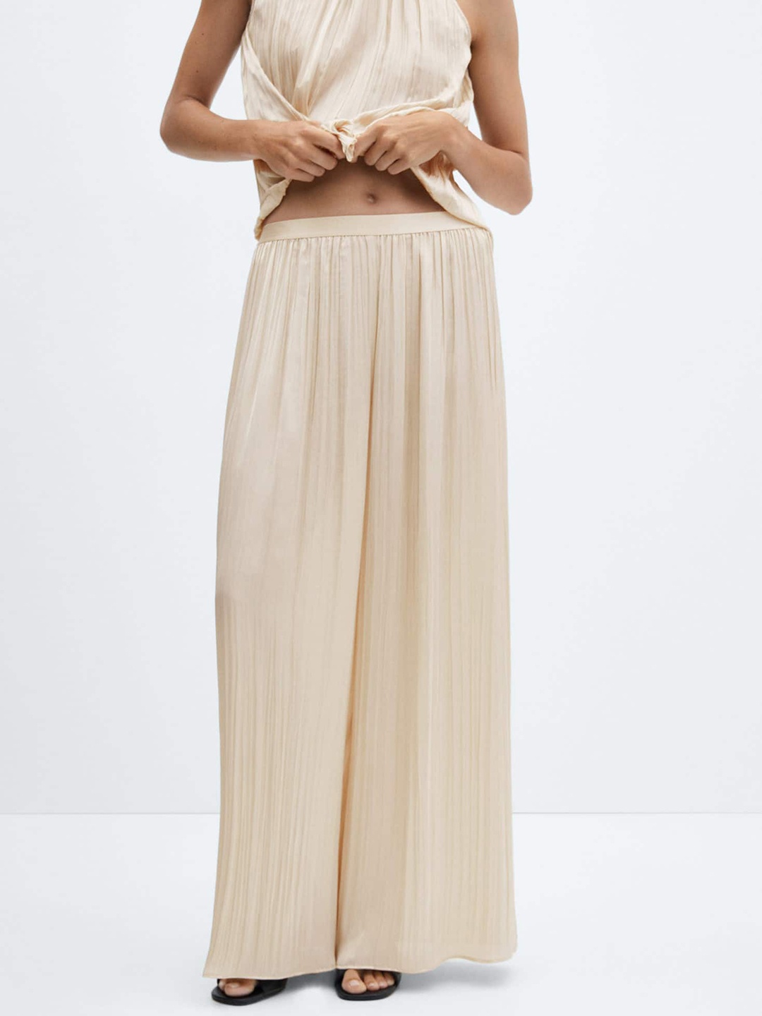 

MANGO Women Flared Pleated Trousers, Beige