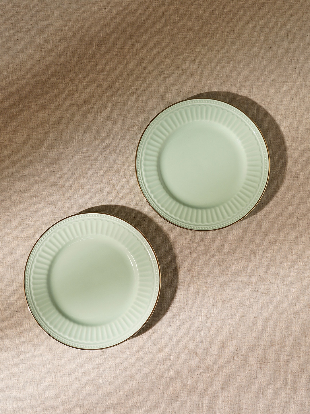 

Pure Home and Living 2 Pieces Green & Gold-Toned Textured Ceramic Matte Plates