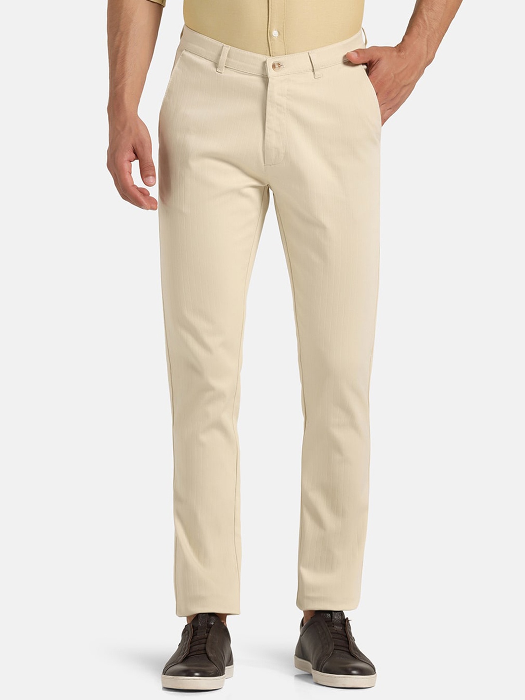 

Blackberrys Men Slim Fit Mid-Rise Easy Wash Trousers, Beige
