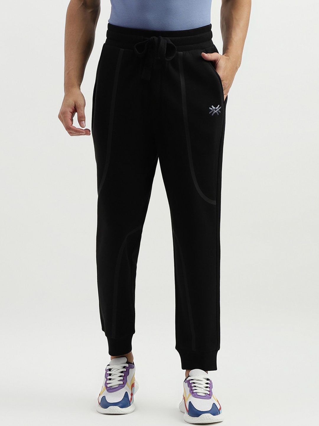 

United Colors of Benetton Men Mid-Rise Joggers, Black