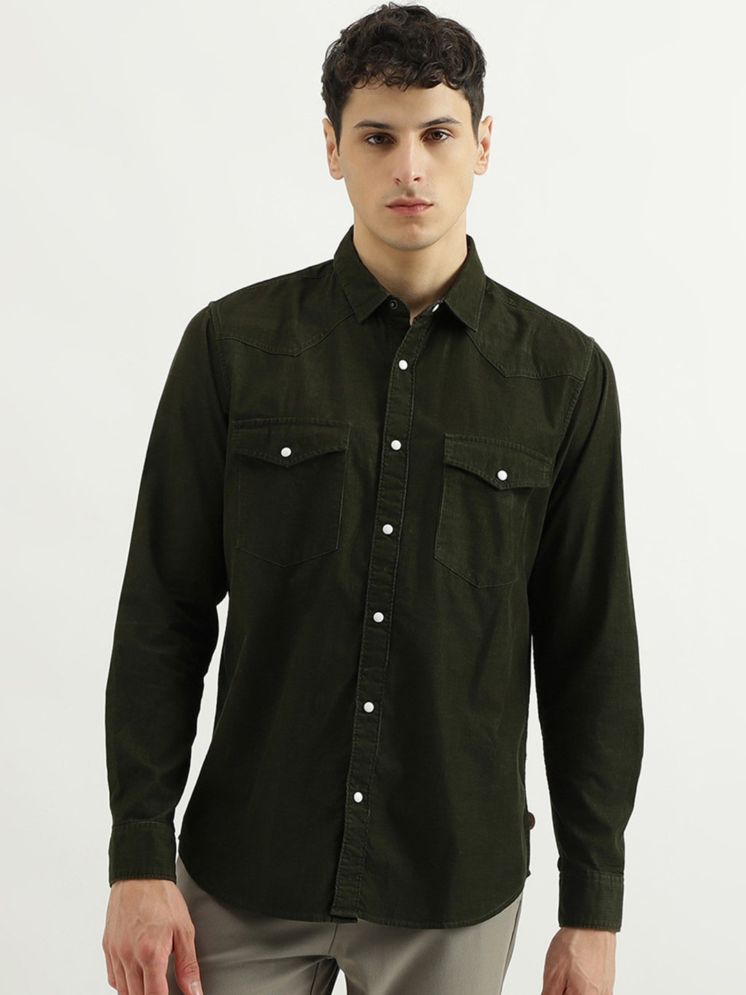 

United Colors of Benetton Spread Collar Pure Cotton Casual Shirt, Green