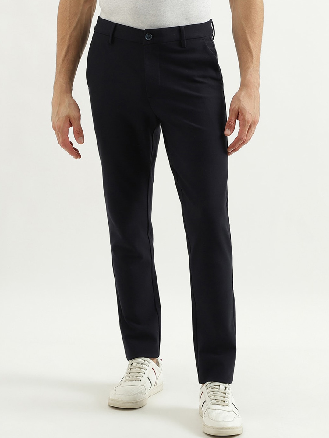 United Colors of Benetton Men Slim Fit Mid-Rise Trousers, Black