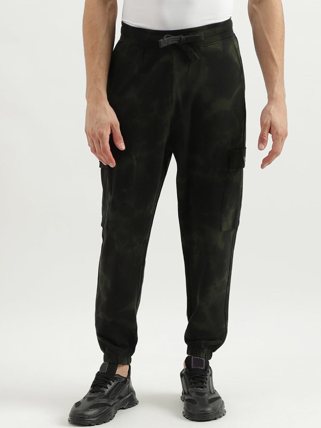 

United Colors of Benetton Men Camouflage Printed Pure Cotton Joggers, Green
