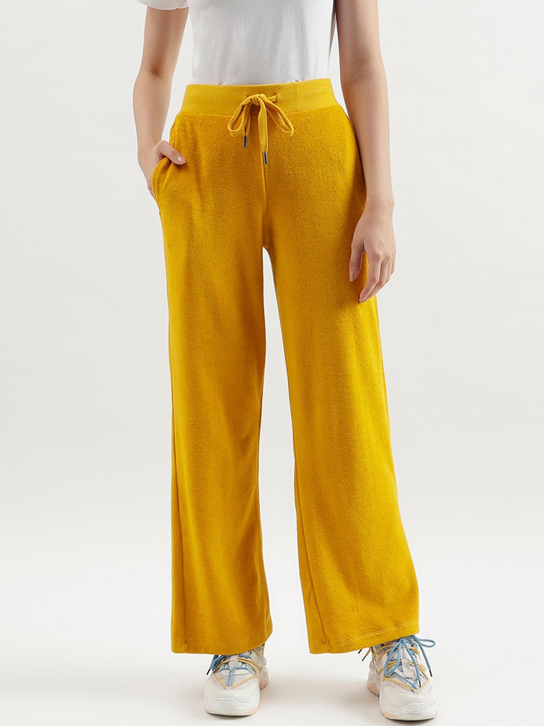 

United Colors of Benetton Women Parallel Trousers, Yellow