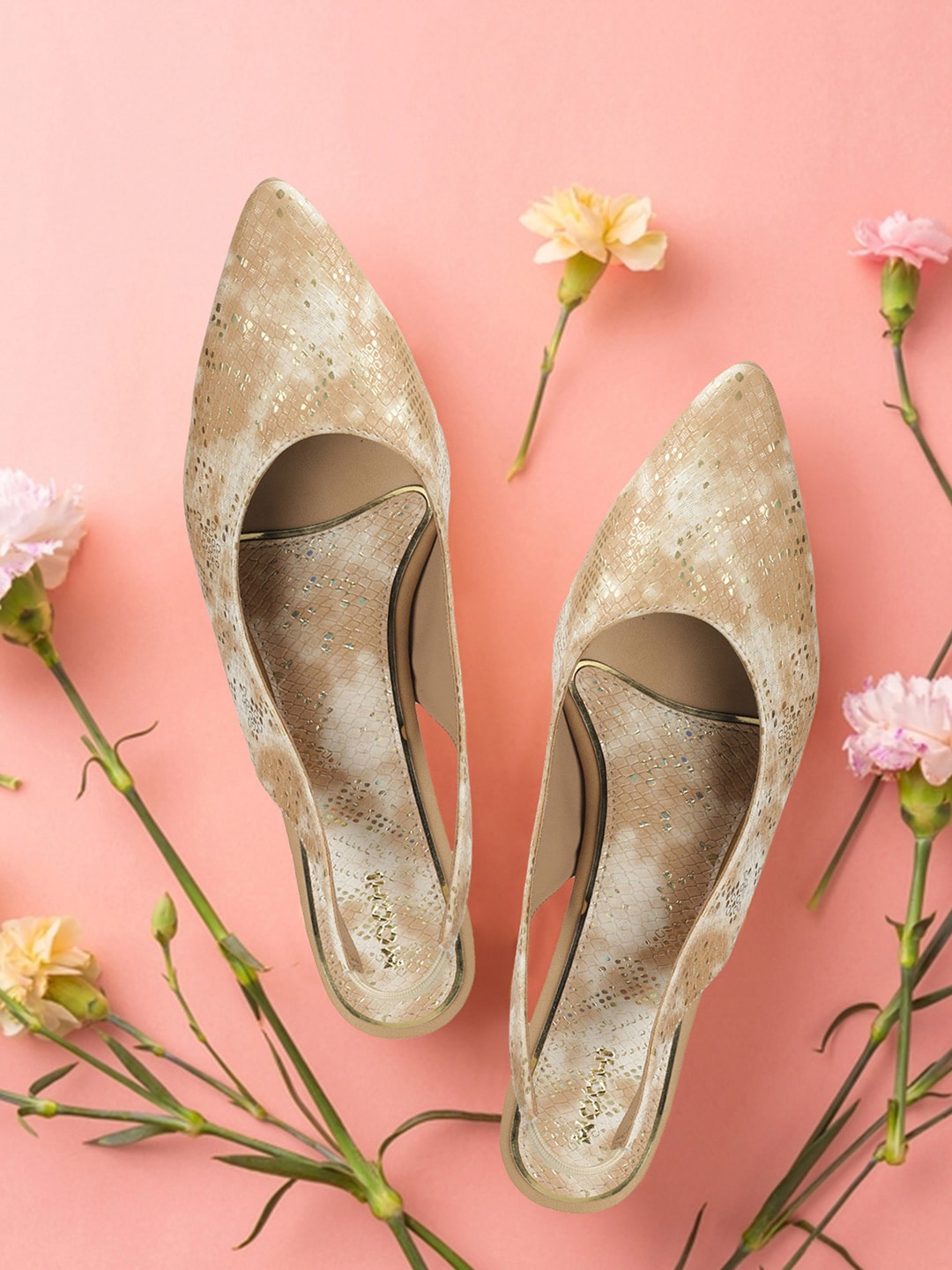 

Mochi Textured Pointed Toe Block Mules With Backstrap, Beige