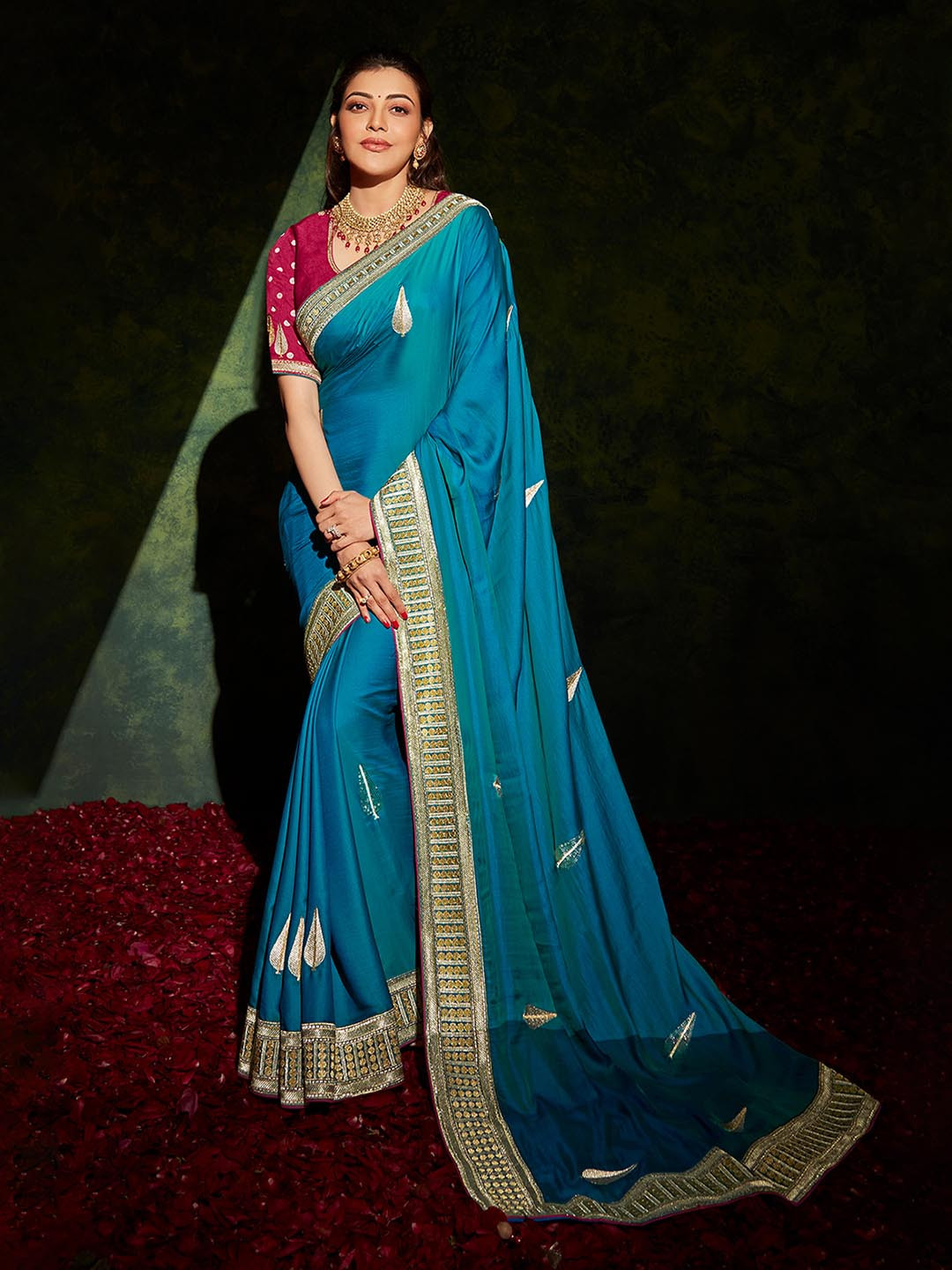 

DEVATITHI Ethnic Motifs Embroidered Zari Saree, Blue