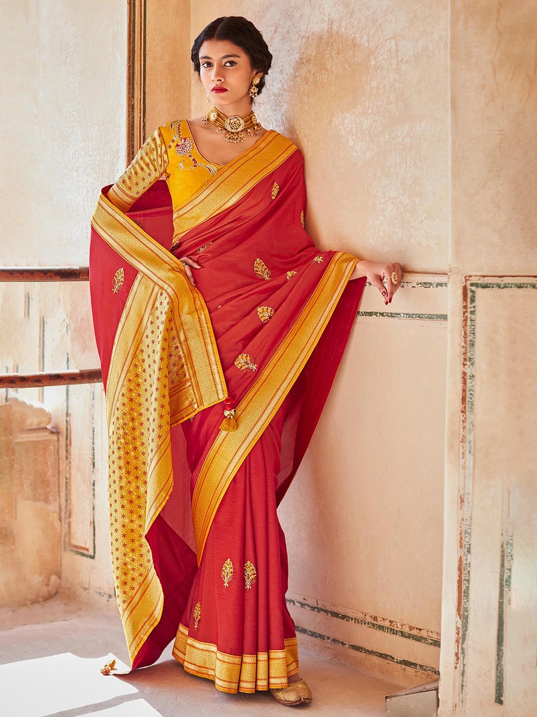 

DEVATITHI Ethnic Motifs Woven Design Zari Paithani Saree, Red