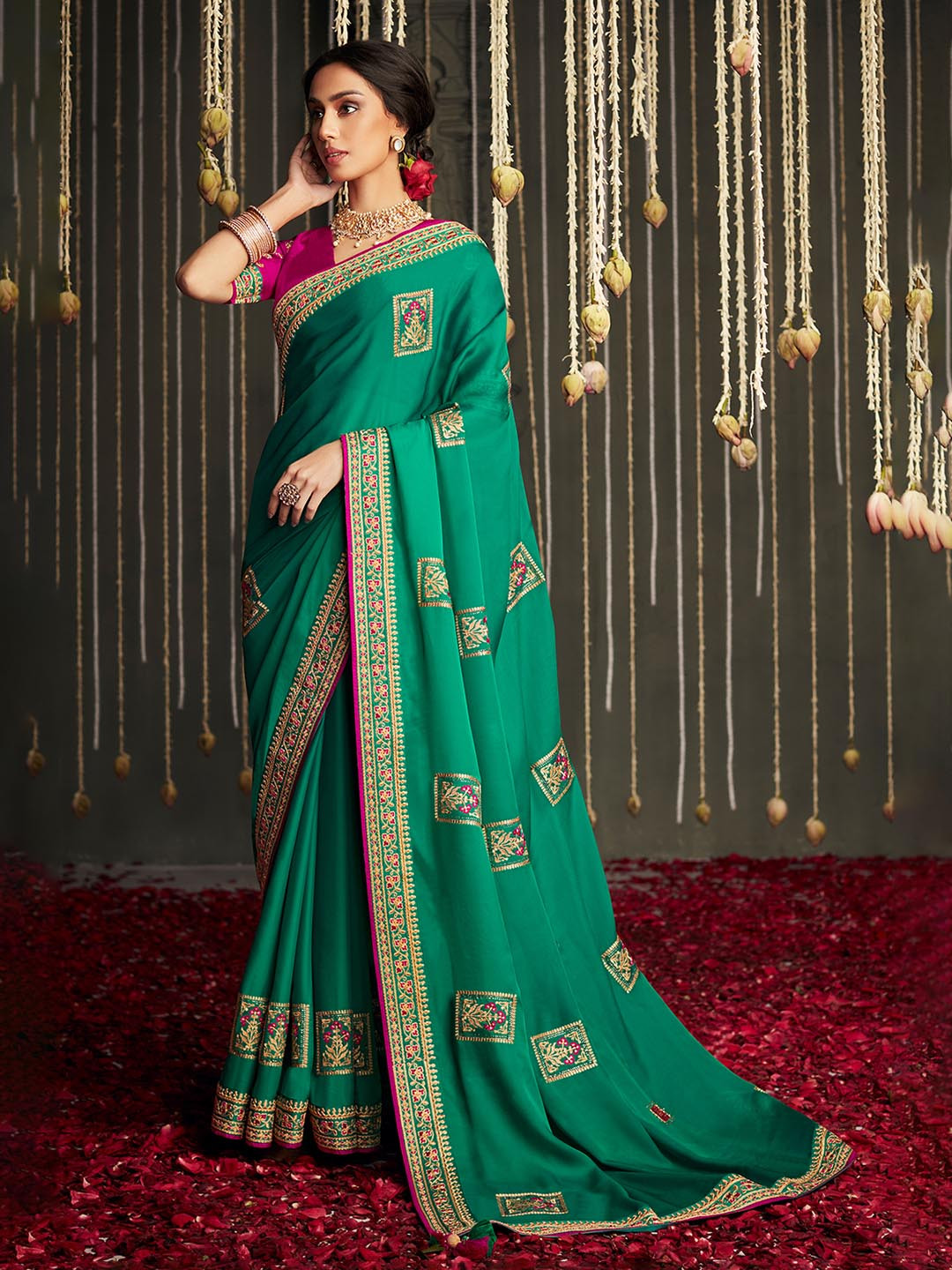 

DEVATITHI Ethnic Motifs Woven Design Zari Banarasi Saree, Green