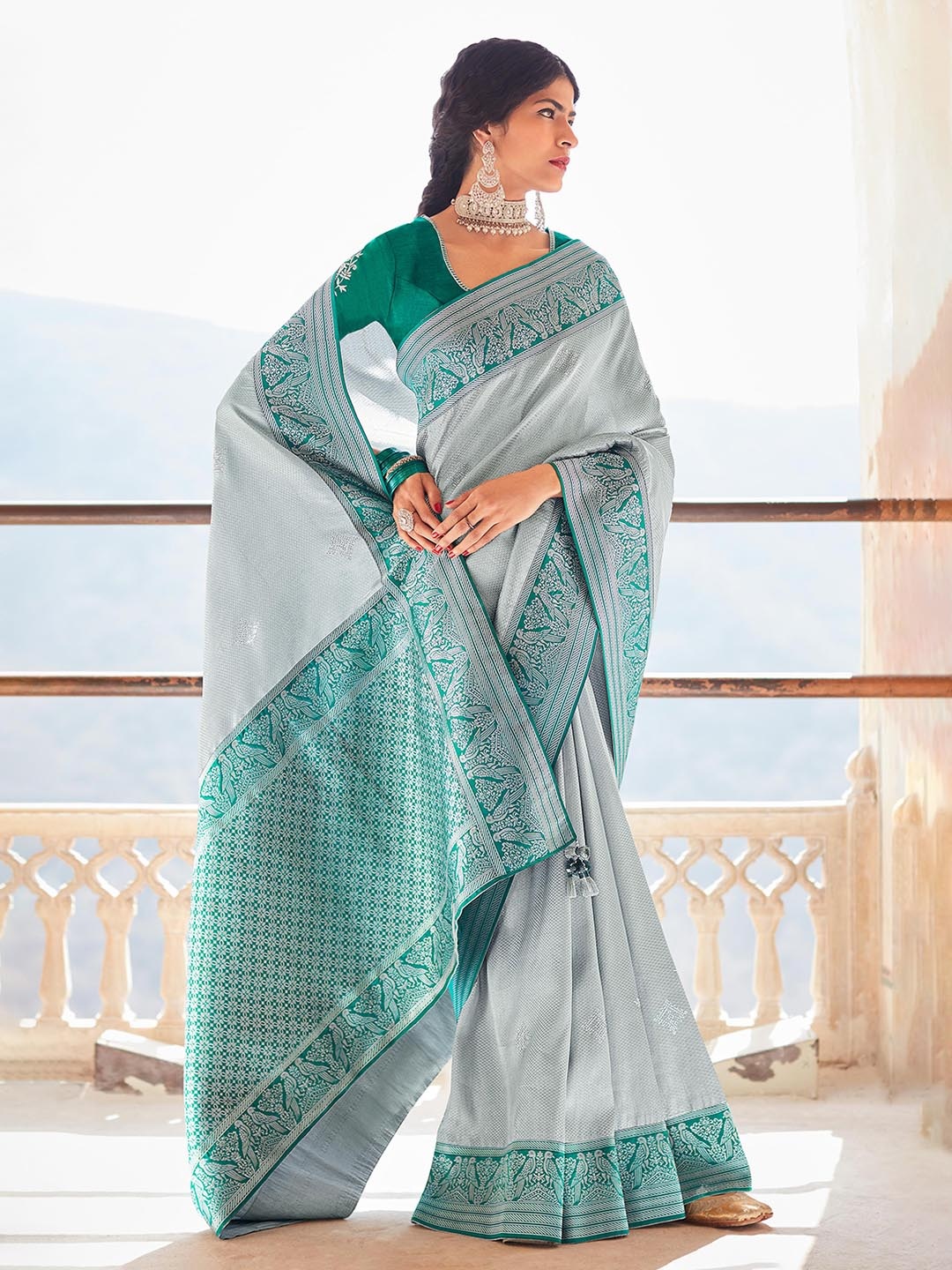 

DEVATITHI Ethnic Motifs Woven Design Zari Paithani Saree, Blue