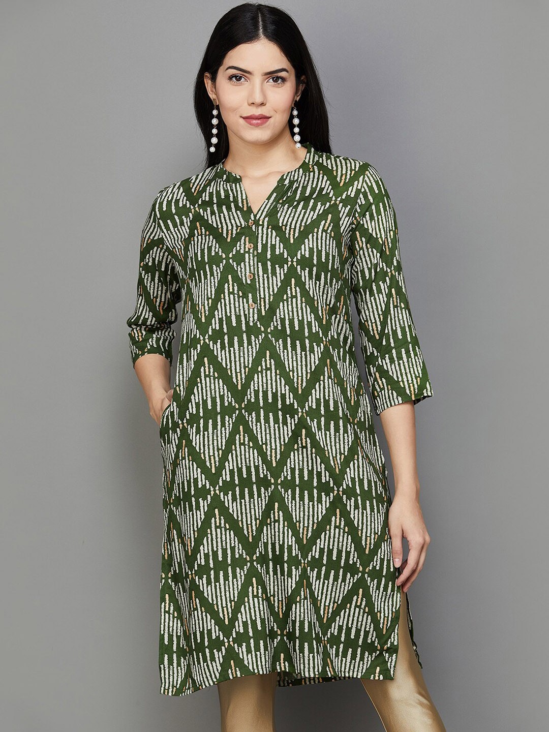 

Melange by Lifestyle Geometric Printed Mandarin Collar Kurta, Green