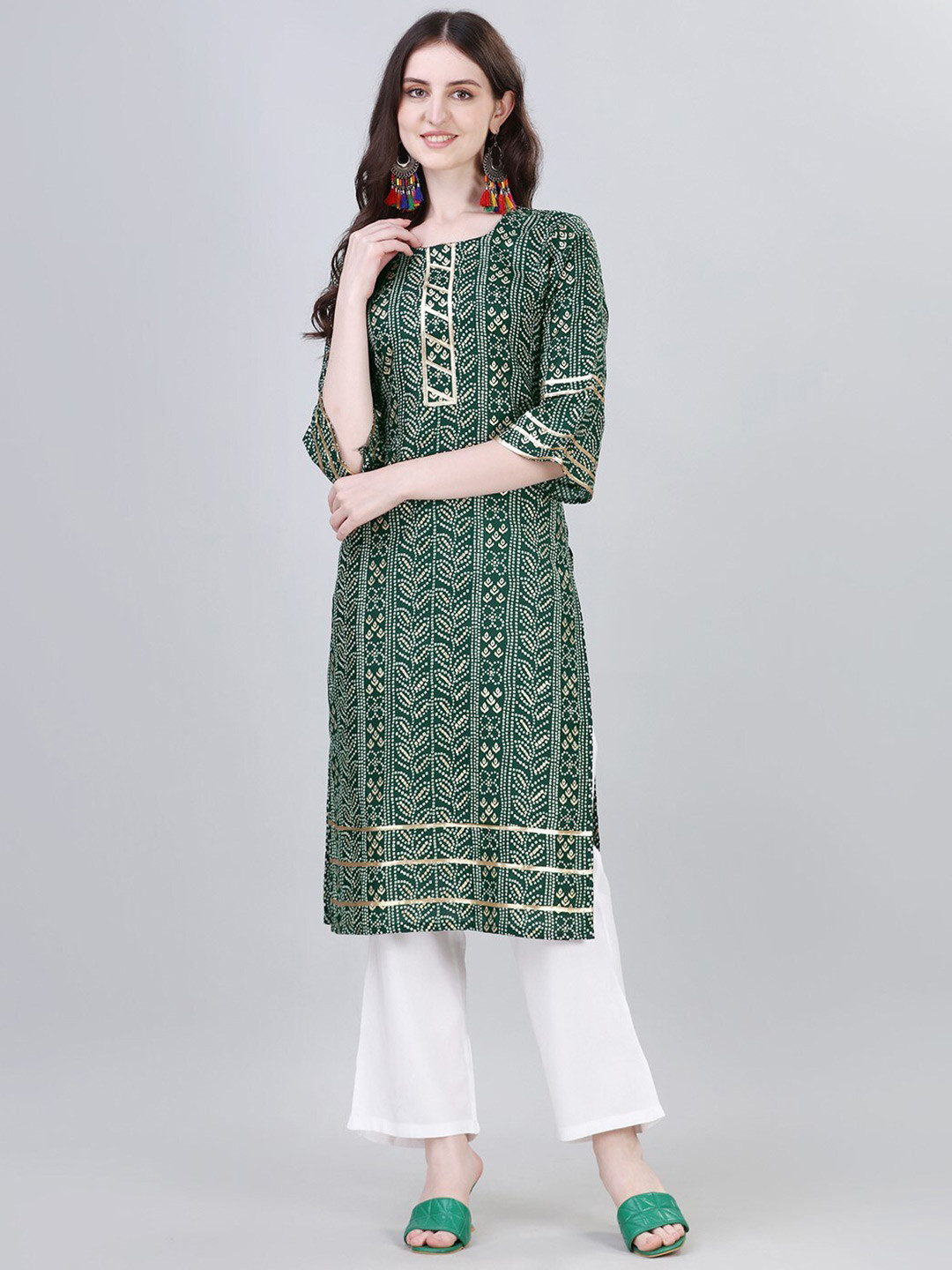 

Modestouze Attires Bandhani Printed Gotta Patti Kurta, Green