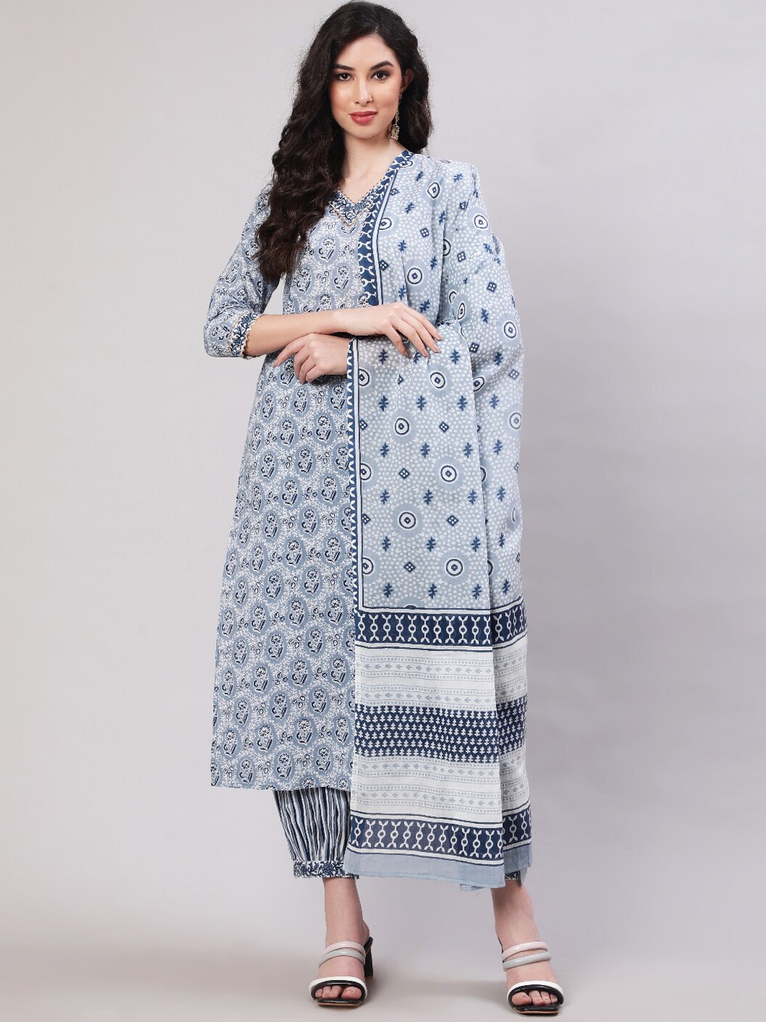 

GLAM ROOTS Ethnic Motifs Printed Pure Cotton Kurta & Salwar With Dupatta, Blue