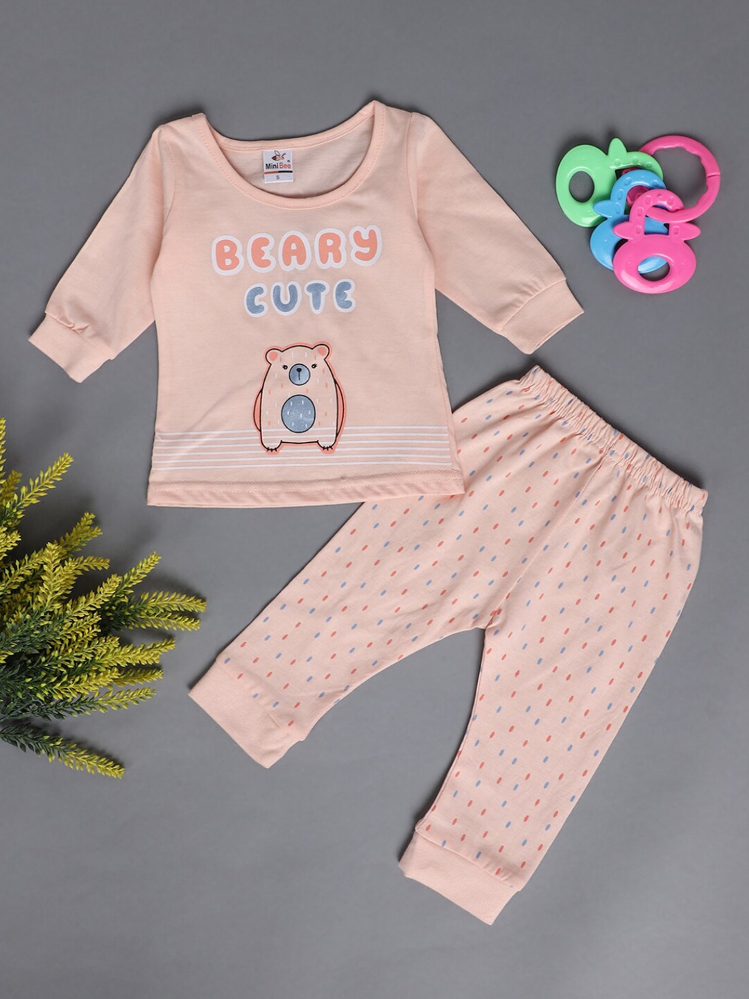 

V-Mart Infants Kids Printed Pure Cotton T-shirt With Joggers, Peach
