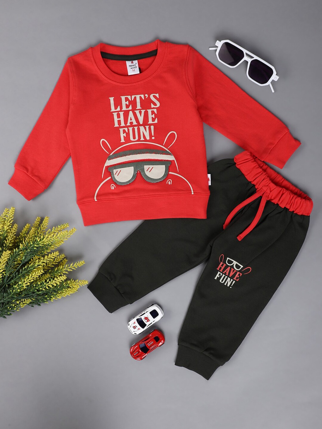 

V-Mart Infants Kids Printed Pure Cotton T-Shirt With Trousers, Red