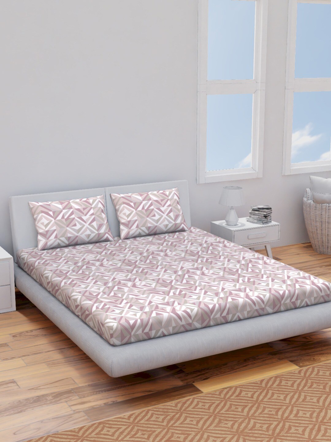 

Himeya Grey & White Geometric Cotton 120 TC Queen Bedsheet With 2 Pillow Covers
