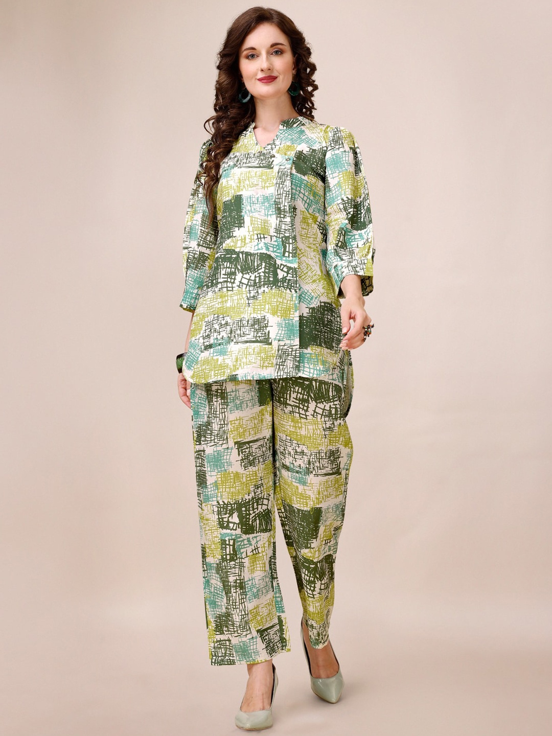 

KALINI Printed Mandarin Collar Tunic With Trousers, Green