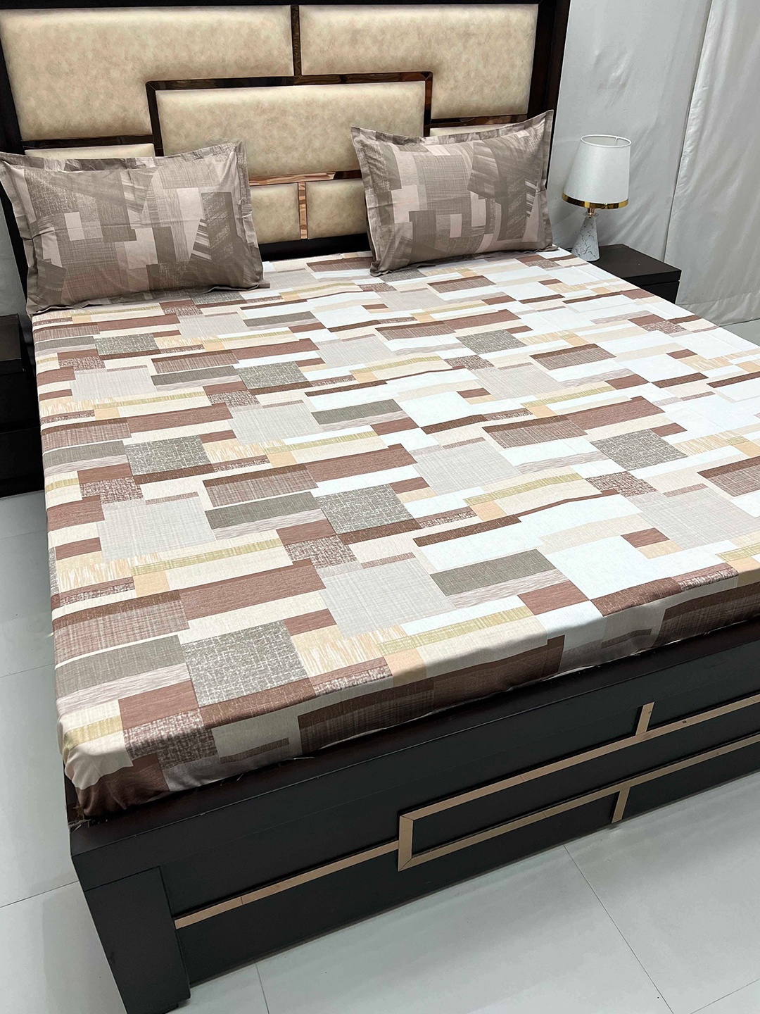 Pure Decor Lifestyle Brown & White Geometric Cotton 350 TC King Bedsheet & 2 Pillow Covers