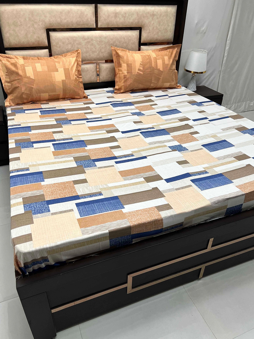 

Pure Decor White & Blue Geometric Pure Cotton 350 TC King Bedsheet With 2 Pillow Covers