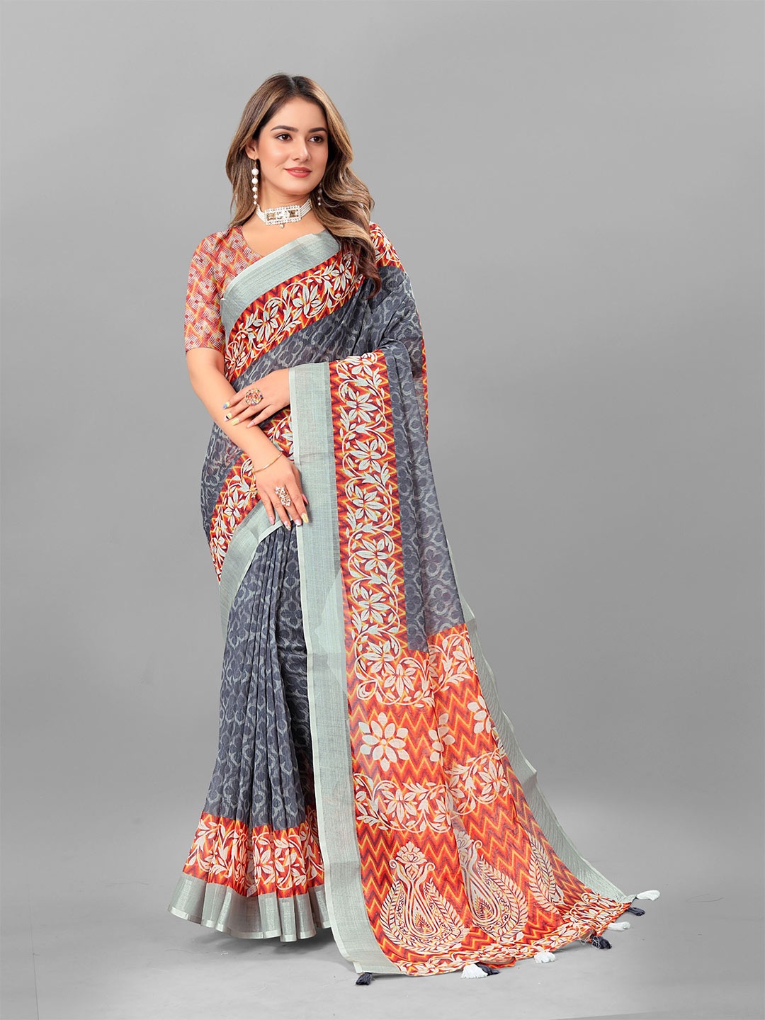 

V3 FASHION STUDIO Ethnic Motifs Printed Zari Pure Linen Ikat Saree, Grey