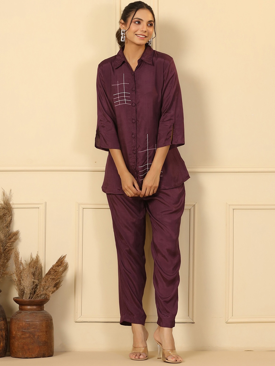 

mirari Geometric Embroidered Shirt Collar Shirt With Trouser, Burgundy