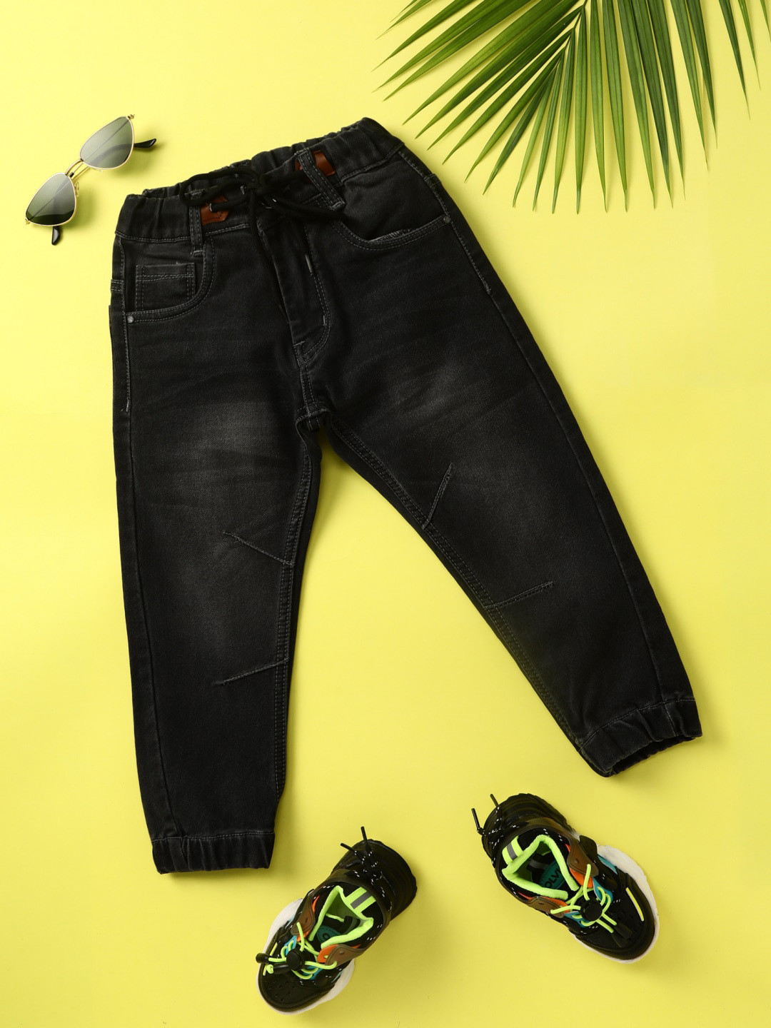 

V-Mart Boys Mid-Rise Clean Look Light Fade Cotton Jeans, Black