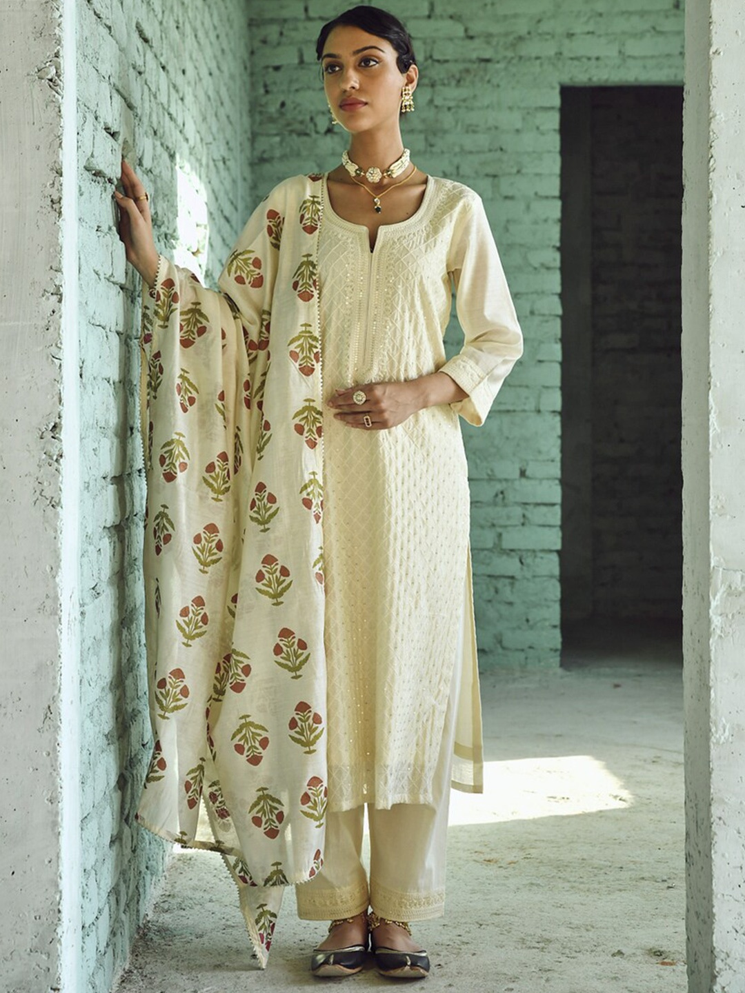 KARAJ JAIPUR Ethnic Motifs Embroidered Thread Work Kurta With Trousers & With, Cream