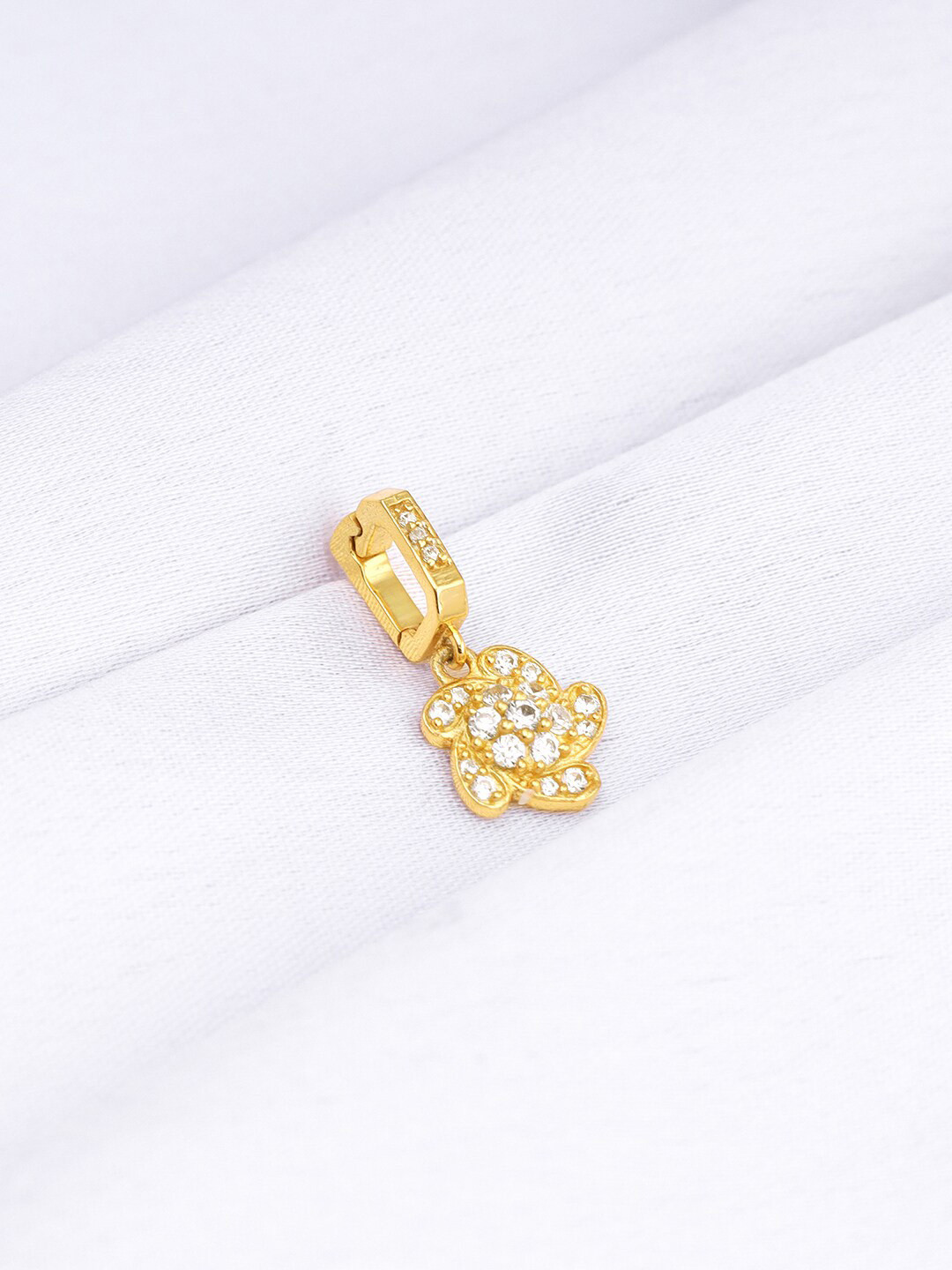 

GIVA Women 925 Sterling Silver Gold-Plated Floral Pendant