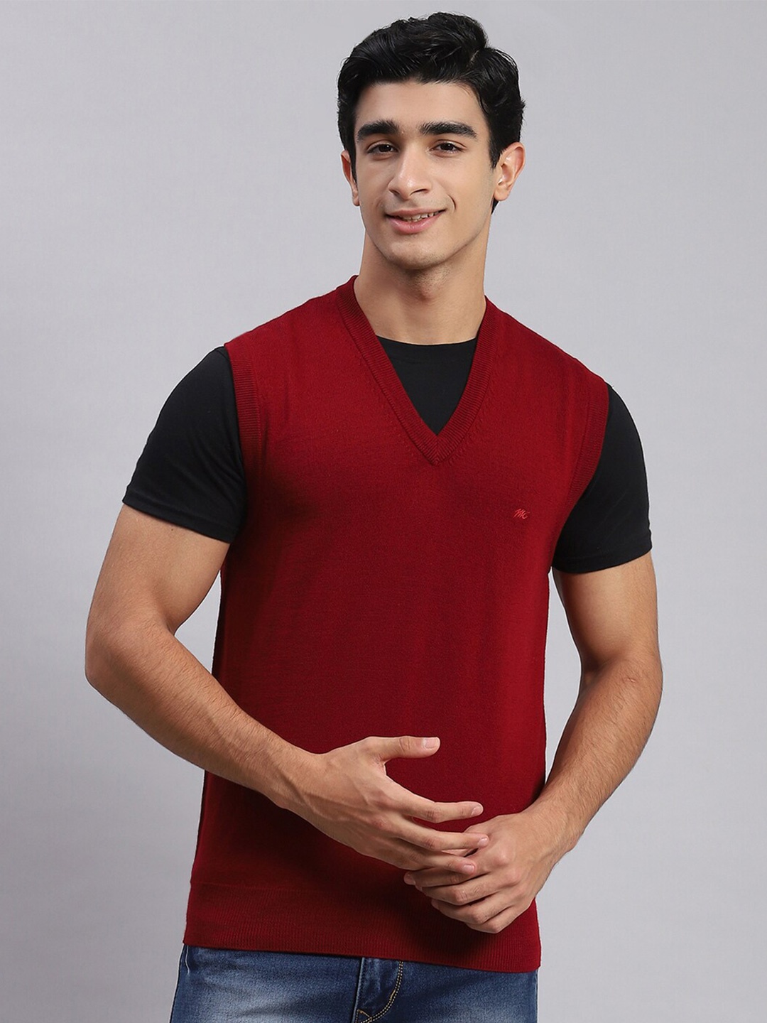 

Monte Carlo V-Neck Woollen Sweater Vest, Maroon